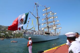 Zarpa nuevamente de Acapulco el Buque Escuela “Cuauhtémoc”