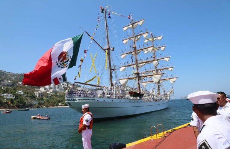 Zarpa nuevamente de Acapulco el Buque Escuela “Cuauhtémoc”