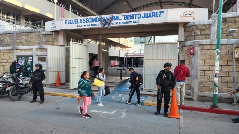 Policía Estatal mantiene un importante despliegue en distintos planteles educativos por el regreso a clases