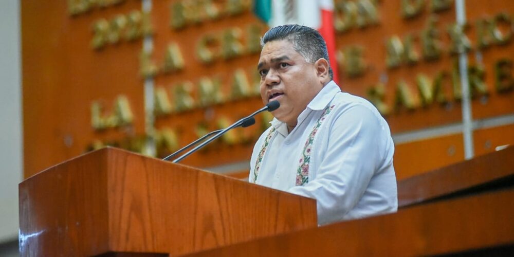 Analizan propuesta para regular uso de celulares y otros dispositivos en escuelas de educación básica