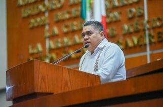 Analizan propuesta para regular uso de celulares y otros dispositivos en escuelas de educación básica