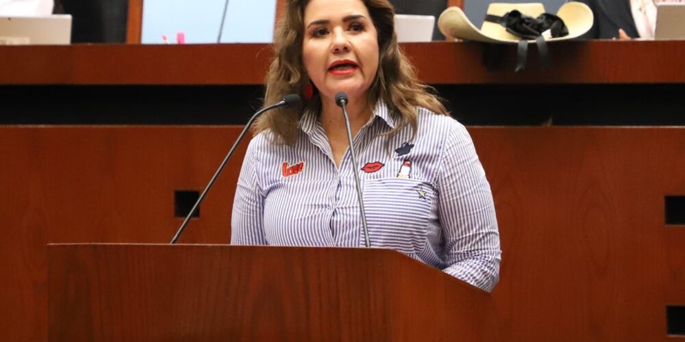 Propone diputada instituir la presea “Bertha Von Glümer Leyva” para reconocer a educadoras