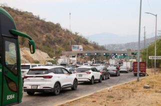 Miles de visitantes llegan a Guerrero durante este fin de semana largo