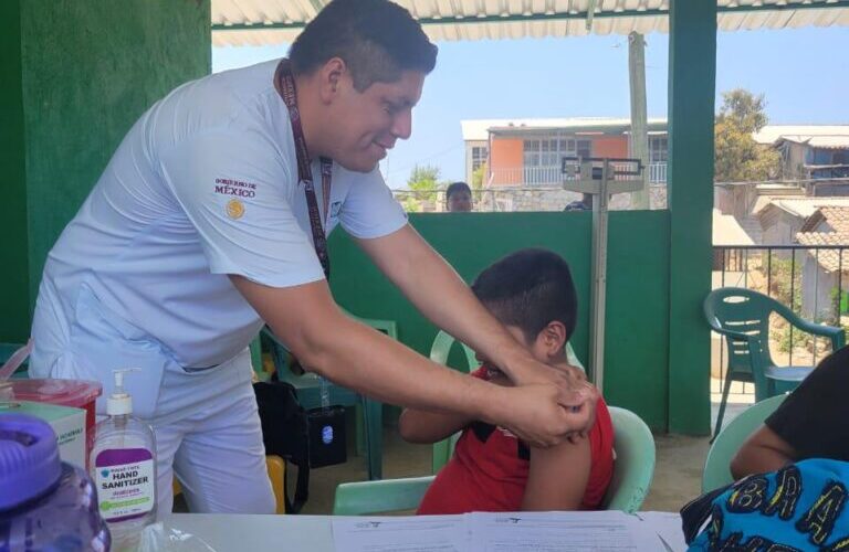 Cumplió Guerrero el 100% de la meta en la Primera Semana Nacional de Vacunación 2025