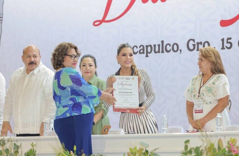 Evelyn Salgado reconoce labor, entrega y servicio a docentes durante la celebración del Día de la Maestra y Maestro