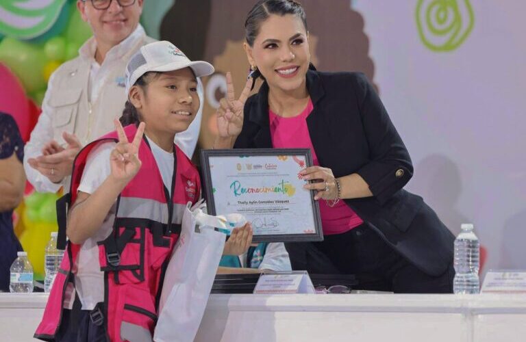 Impulsa Evelyn Salgado valores cívicos desde la infancia en Chilpancingo