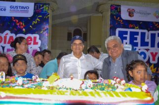 Chilpancingo celebra con gran éxito el Día de la Niña y el Niño: alegría, lucha libre, regalos y convivencia familiar