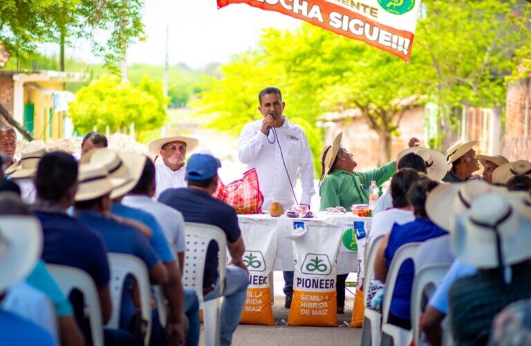 Beneficia SAGADEGRO a productores de Tierra Caliente con la entrega de semilla mejorada de maíz
