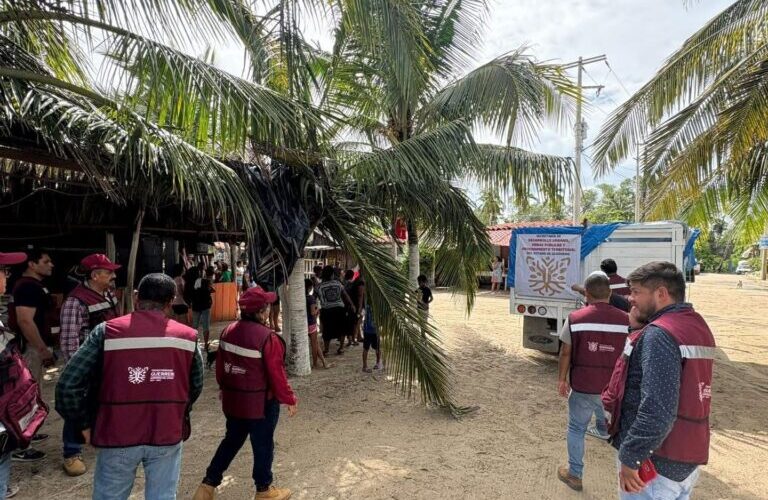 SDUOPOT y su equipo de trabajo, recorrieron la zona afectada de playa en La Bocana