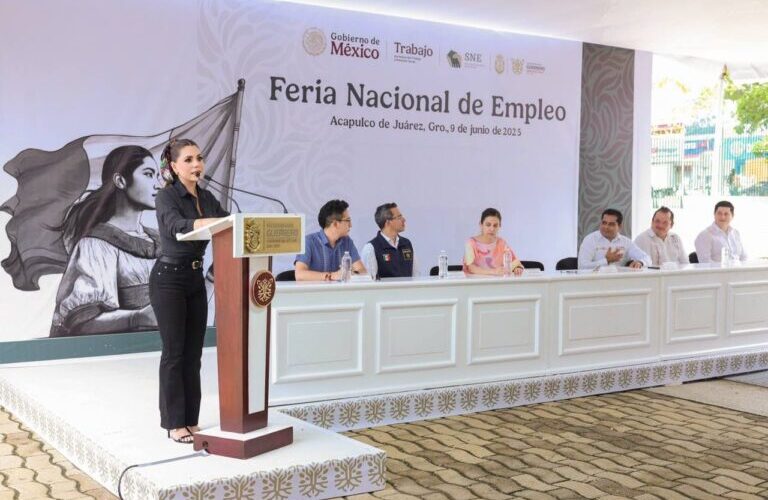 Evelyn Salgado y la subsecretaria de Empleo federal, Quia Chávez Domínguez, ofertan más de mil vacantes en la Feria Nacional del Empleo Acapulco