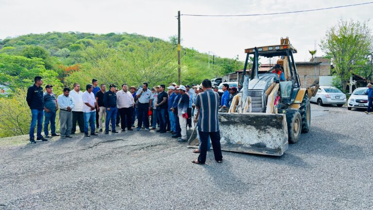 Inician obras de rehabilitación carretera en Tepecoacuilco en la región Norte de Guerrero