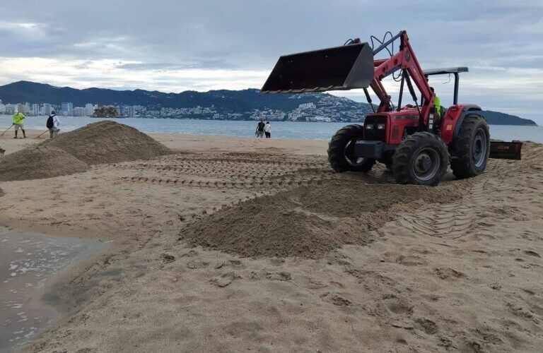 Personal de la Promotora de Playas Acapulco dio inicio a los trabajos de limpieza