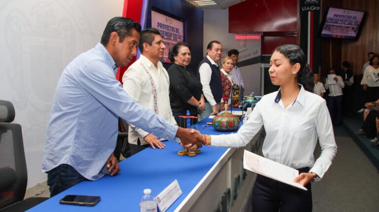 Refrenda gobierno de Guerrero su apoyo a la investigación científica de la UAGro