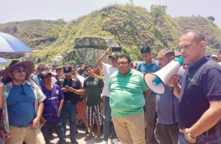 Diálogo y firma de acuerdos en Tierra Colorada permiten liberación de vías federales