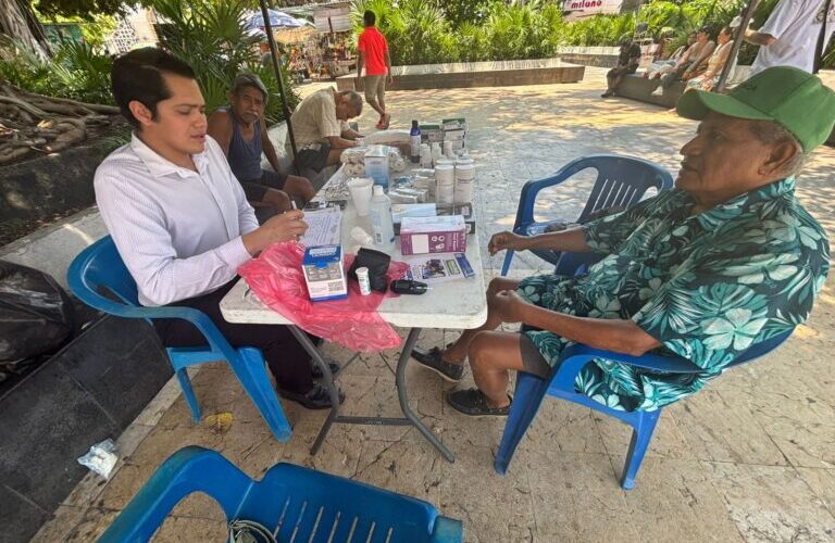 Atiende la SSG a turistas y visitantes en módulos ubicados en sitios turísticos