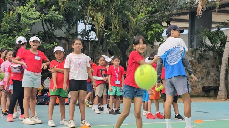 Continúan Niñas, niños y jóvenes disfrutando del Curso de Verano UDA 2025