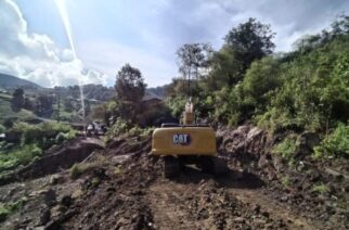 Continúan los trabajos en tramo carretero del municipio de Alcozauca por parte de la CICAEG