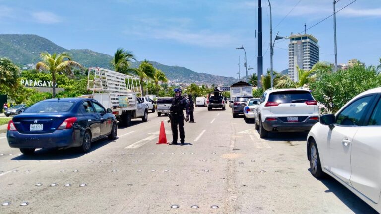 Policía Estatal mantiene despliegue de seguridad en la Costera Miguel Alemán de Acapulco