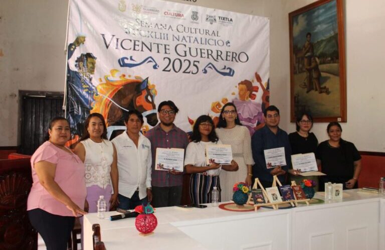 Presentan publicación literaria de los Premios Estatales de Cuento y Poesía “Juventud que Transforma” 2023 y 2024