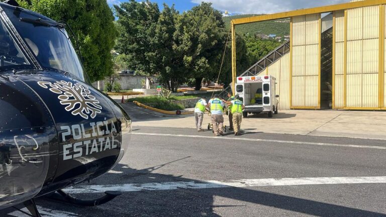 Unidad Aeromóvil de la SSP Guerrero traslada a paciente para recibir atención de emergencia