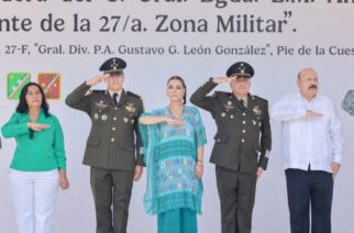 La gobernadora Evelyn Salgado asiste a la toma de posesión de Antonio Melchor Ruiz, como nuevo comandante de la 27 Zona Militar