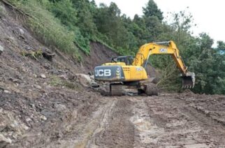 La CICAEG atiende afectaciones ocasionadas por lluvias en carreteras de la región de la Montaña