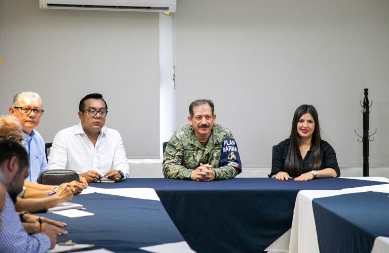 Autoridades y prestadores de servicios reafirman el diálogo para el desarrollo de Puerto Vicente Guerrero