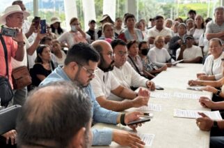 Se mantiene el diálogo con egresados normalistas de Ayotzinapa y brinda atención a jubilados y pensionados: Francisco Rodríguez