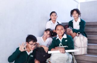 La SEG emite protocolo para regular uso de celulares en escuelas públicas y privadas