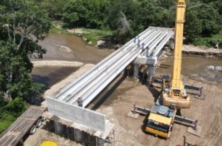 Construye Cicaeg en Atoyac de Álvarez el puente La Zuzuca