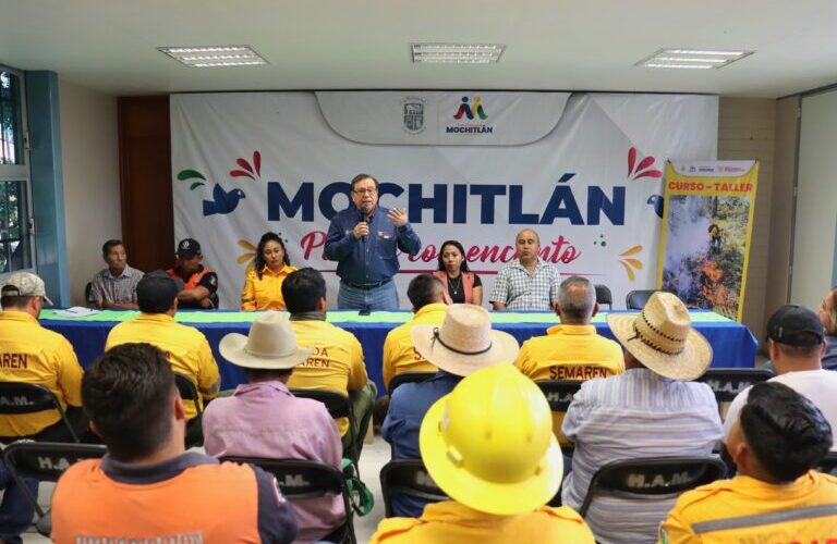 SEMAREN inicia curso-taller de prevención de incendios forestales en Mochitlán