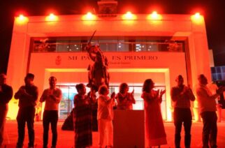 La Casa del Pueblo se ilumina de naranja, en conmemoración del 25 de noviembre