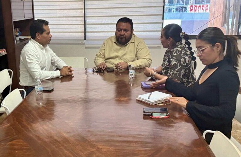 Francisco Rodríguez Cisneros, encabezó una reunión con el secretario del Trabajo y Previsión Social