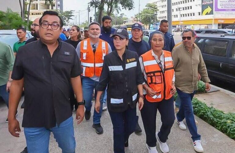 Evelyn Salgado recorre zona turística de Acapulco y el municipio de San Marcos, tras sismo de magnitud 6.5