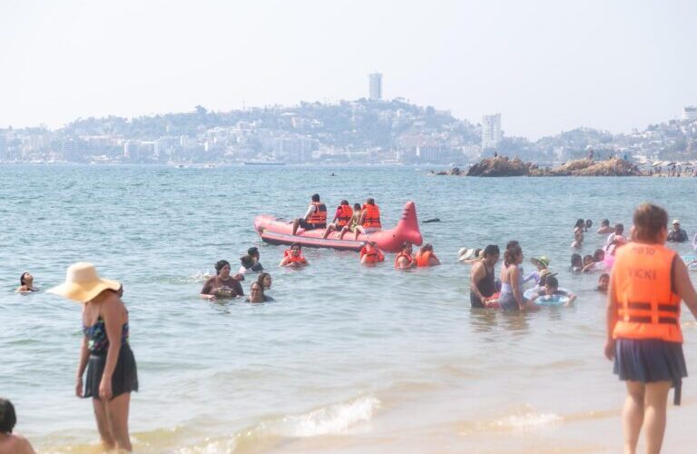 Gran actividad turística se vive en Acapulco el primer fin de semana del año 2026