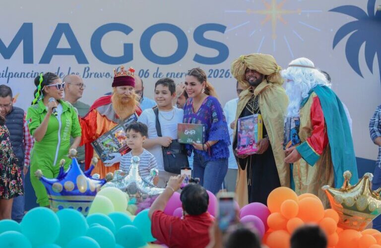 Evelyn Salgado celebra el Día de Reyes con niñas y niños de Chilpancingo