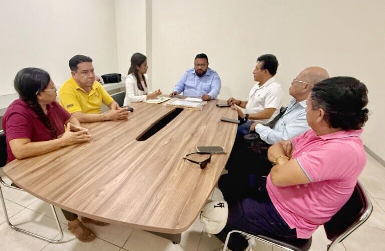 Francisco Rodríguez Cisneros, sostuvo una reunión de trabajo con personal de la Delegación de Gobernación en Acapulco