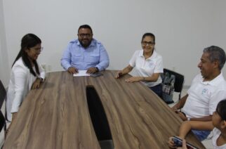 Francisco Rodríguez Cisneros, sostuvo una reunión de trabajo con la presidenta de la asociación civil Familias de Acapulco en Búsqueda de sus Desaparecidos