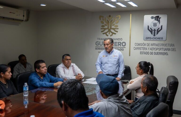 Atiende CICAEG planteamientos de infraestructura carretera de habitantes de San Luis Acatlán