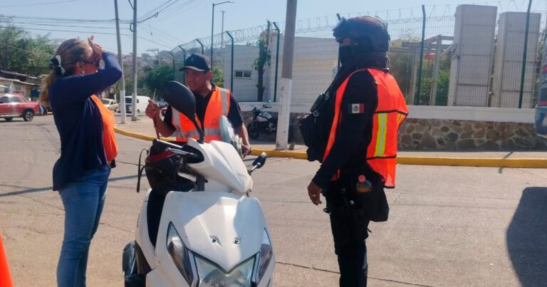 Policía y Tránsito Estatal de la Secretaría de Seguridad Pública realizan el operativo “Casco Seguro” en el puerto de Acapulco