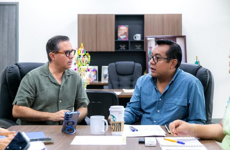 Simón Quiñones y René Posselt encabezan reunión de trabajo para fortalecer estrategias previo a Semana Santa y Tianguis Turístico