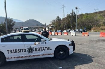 Tránsito Estatal refuerza la seguridad y apoyo vial ante el arribo masivo de visitantes al puerto de Acapulco