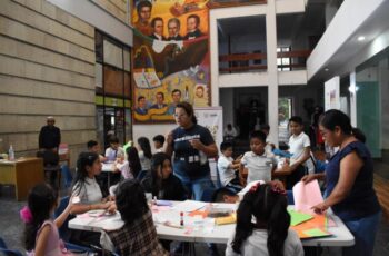 La Secultura fomenta la lectura en la niñez con taller de minilibros en Chilpancingo