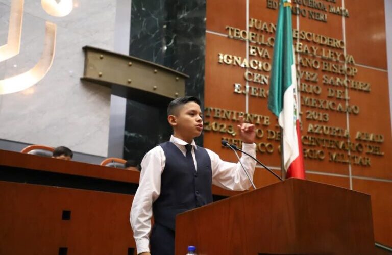 Participan niñas y niños de Guerrero en el XVIII Parlamento Infantil