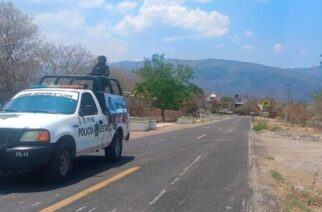 Seguridad Pública realizan recorridos de vigilancia en la vía Xochipala–Carrizal de Bravo