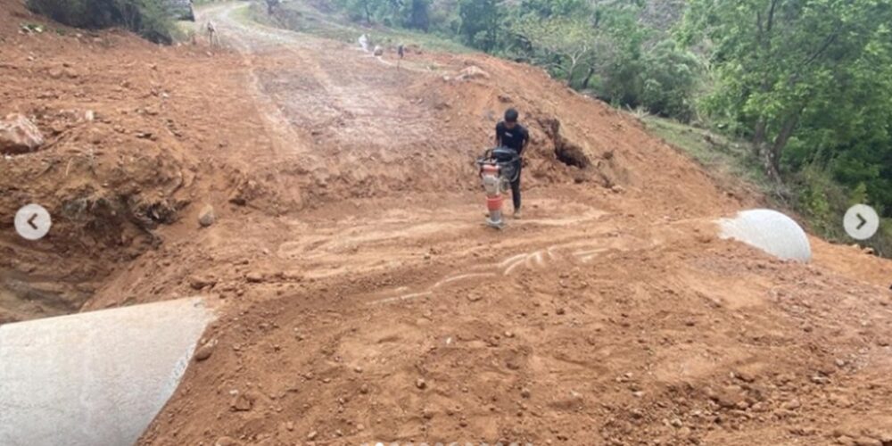 Gobierno del Estado inicia trabajos de rehabilitación en tramo carretero de Chilapa de Álvarez.
