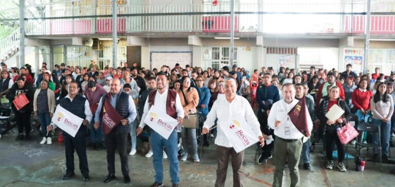 Arranca en Guerrero la entrega de 81 mil tarjetas de la Beca Rita Cetina