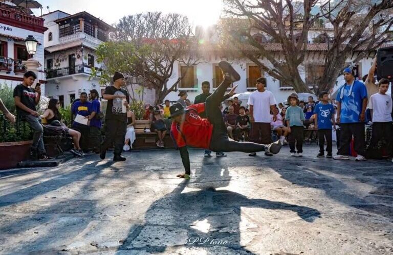 Se realizó el “4.º Aniversario del Estudio Hip Hop Danza y Cultura – Chinoboy”, en Plaza Borda de Taxco