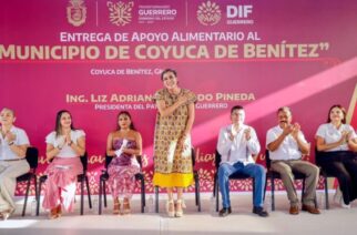 Liz Salgado encabeza entrega de apoyos alimentarios a familias de Coyuca de Benítez