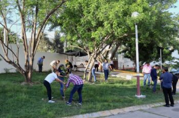 La SEMAREN realiza jornada de reforestación en el Hospital de la Madre y el Niño Guerrerense